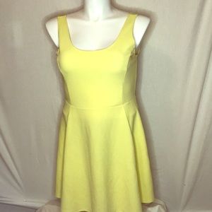🎁H&M Divided yellow tennis dress